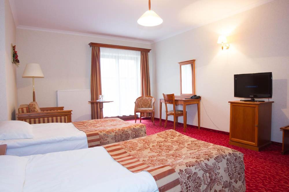 Hotel Stodolka Cminsk Luaran gambar