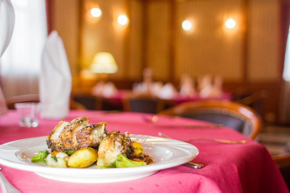 Hotel Stodolka Cminsk Luaran gambar