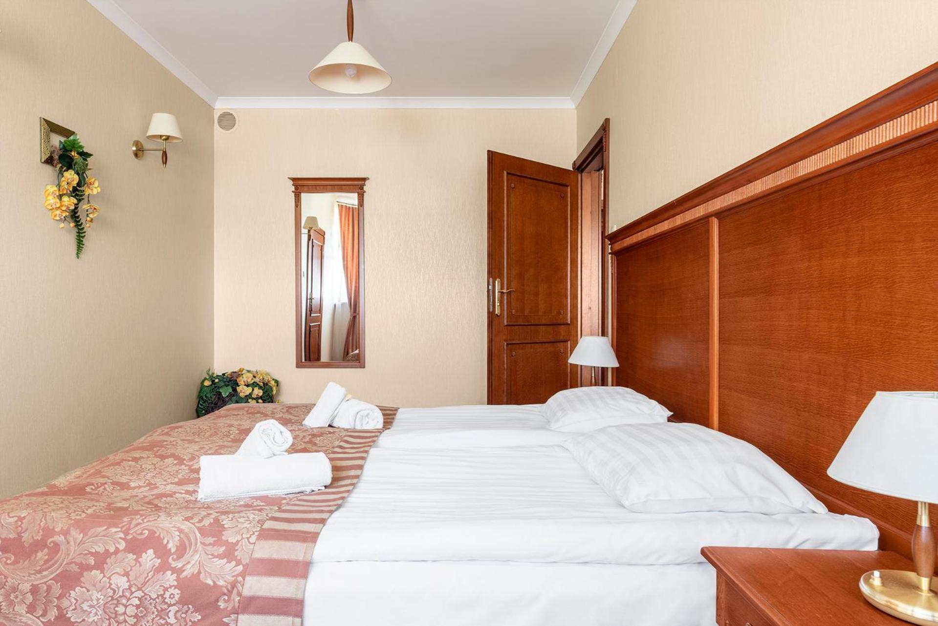 Hotel Stodolka Cminsk Luaran gambar