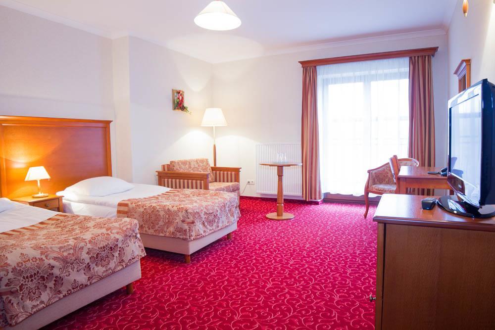 Hotel Stodolka Cminsk Luaran gambar